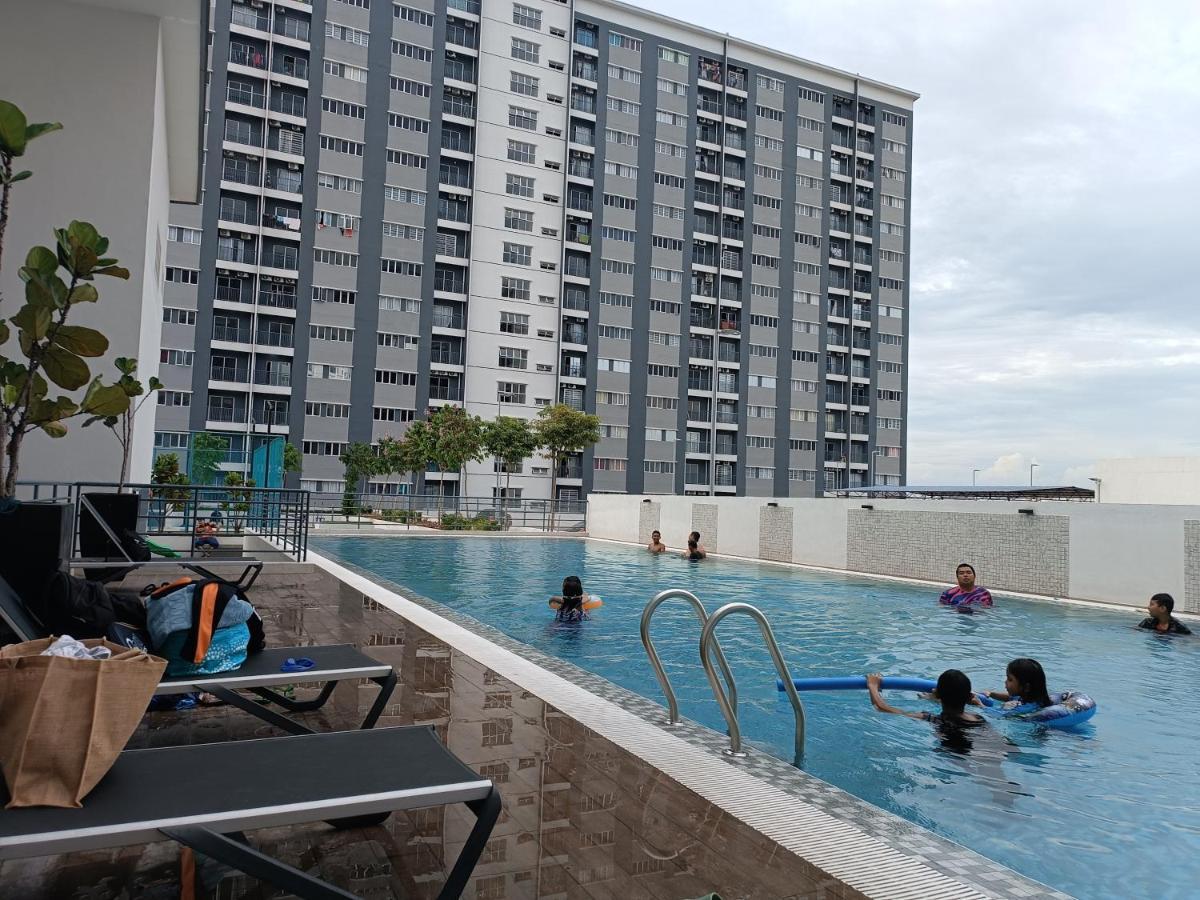 Aisy Homestay Putrajaya Cyberjaya Klia Kampung Dengkil Dış mekan fotoğraf